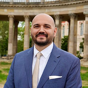 Speaker: Yasin Pehlivan 